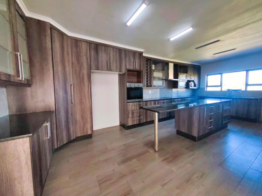 5 Bedroom Property for Sale in Grimbeeck Park North West